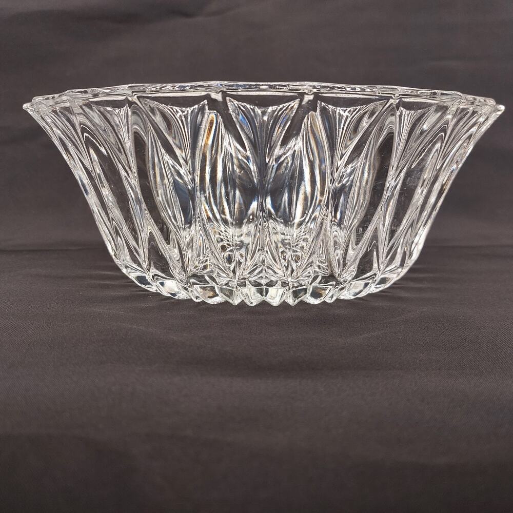 Vintage Clear Crystal Glass Bowl Approximately 8" x 3-1/4" Scalloped Edges